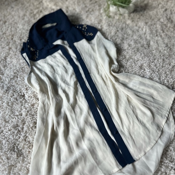 Chloe K bling vintage y2k blue and white collared flowy summer spring ta… - Picture 2 of 4